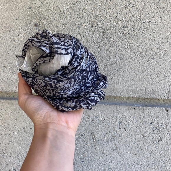 Hair Scarf Silk Stamped Pattern - Picture 4 of 9